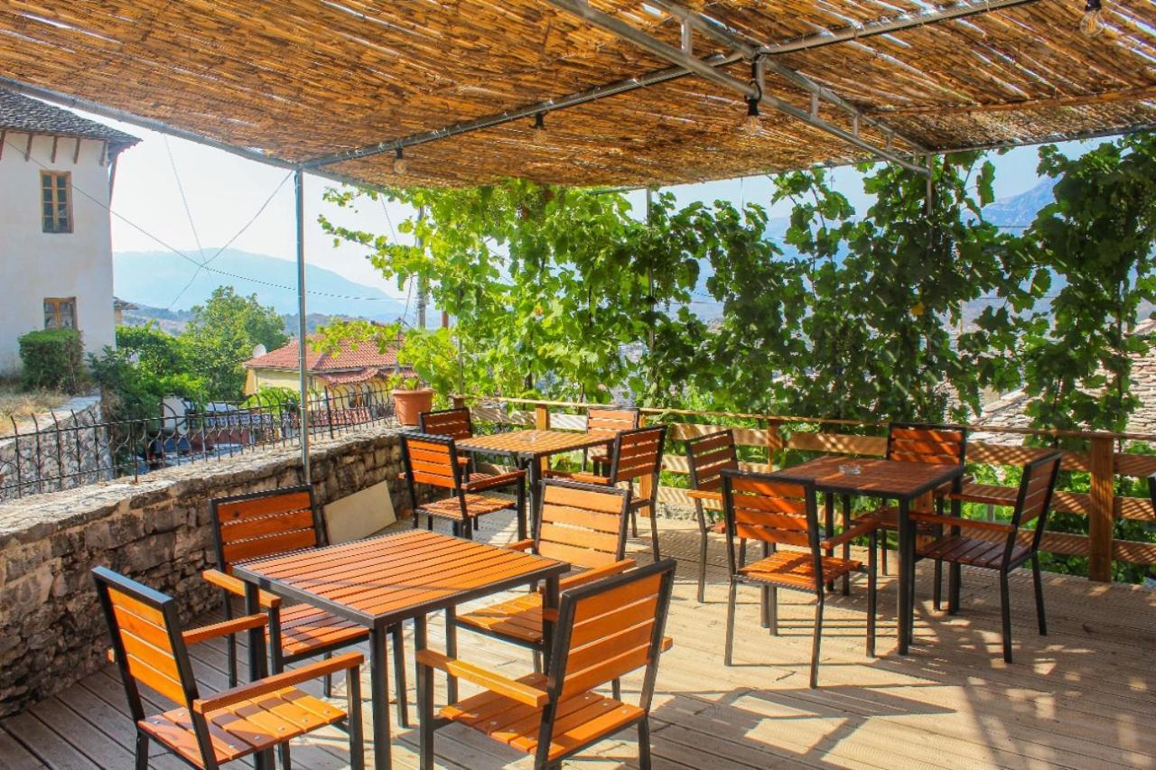 Silver Hill Guesthouse จีโรคาสเตอร์ ภายนอก รูปภาพ