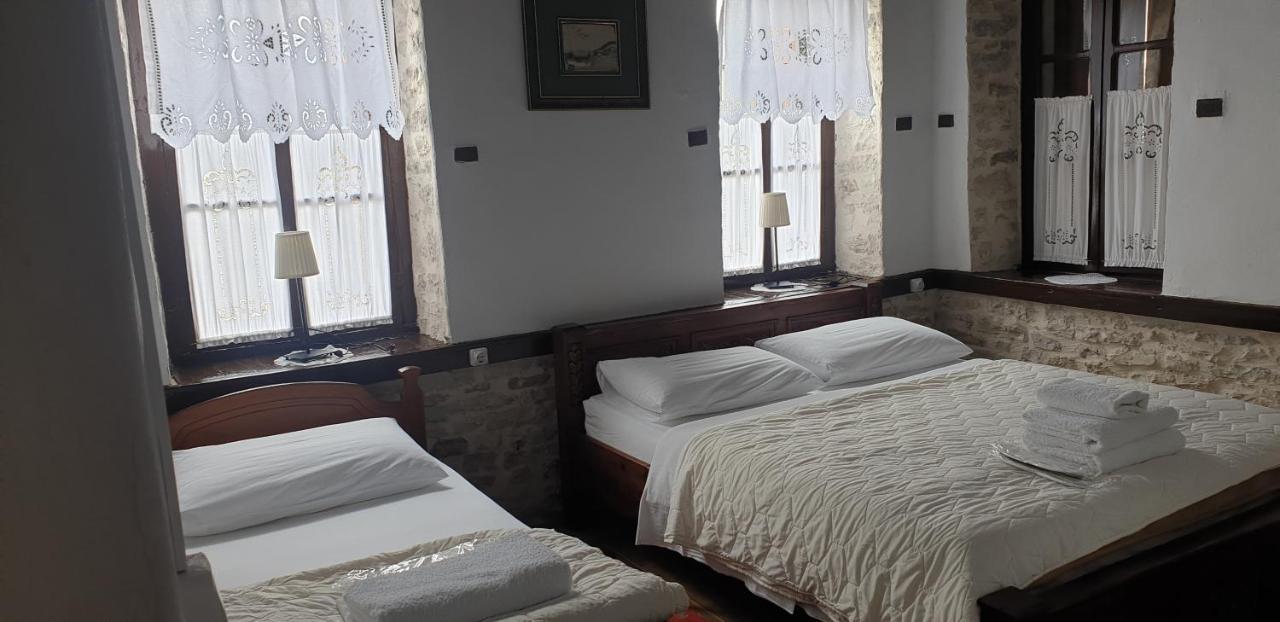 Silver Hill Guesthouse จีโรคาสเตอร์ ภายนอก รูปภาพ