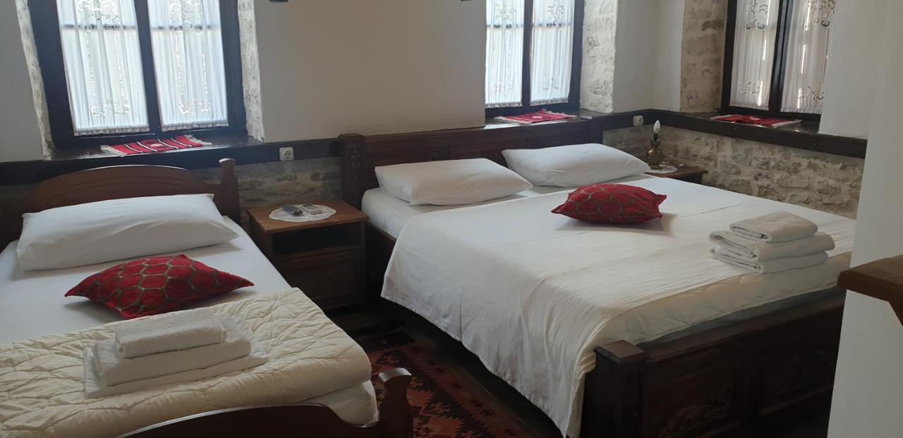 Silver Hill Guesthouse จีโรคาสเตอร์ ภายนอก รูปภาพ