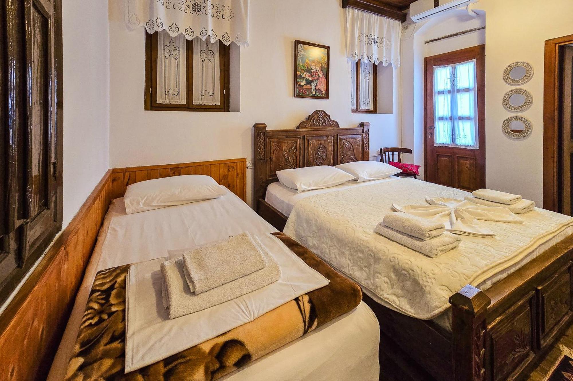 Silver Hill Guesthouse จีโรคาสเตอร์ ภายนอก รูปภาพ